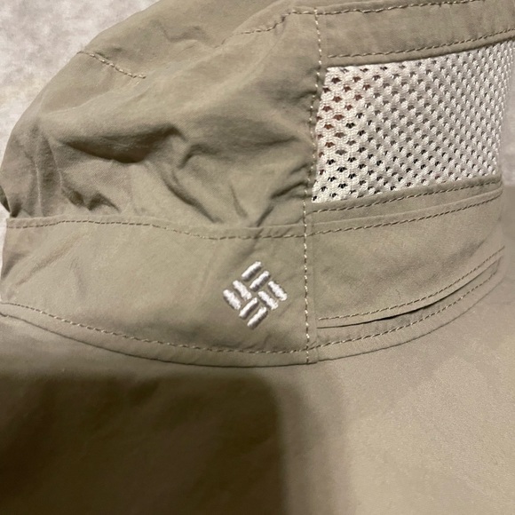 Columbia hat - Picture 2 of 4